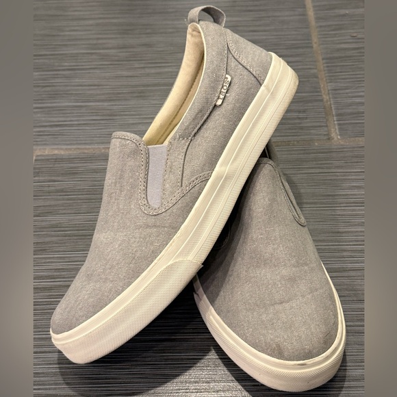 Taos Footwear Gray Canvas Slip-On Sneakers-10 - Picture 1 of 5